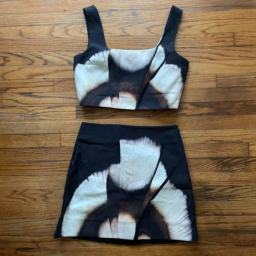 Abstract Black and Cream Printed A-Line Mini Skirt - Picture 2 of 6